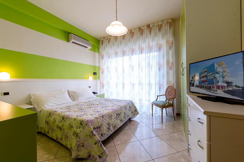 Hotel Le Soleil ซัน เบเนเดตโต เดล ตรอนโต ภายนอก รูปภาพ